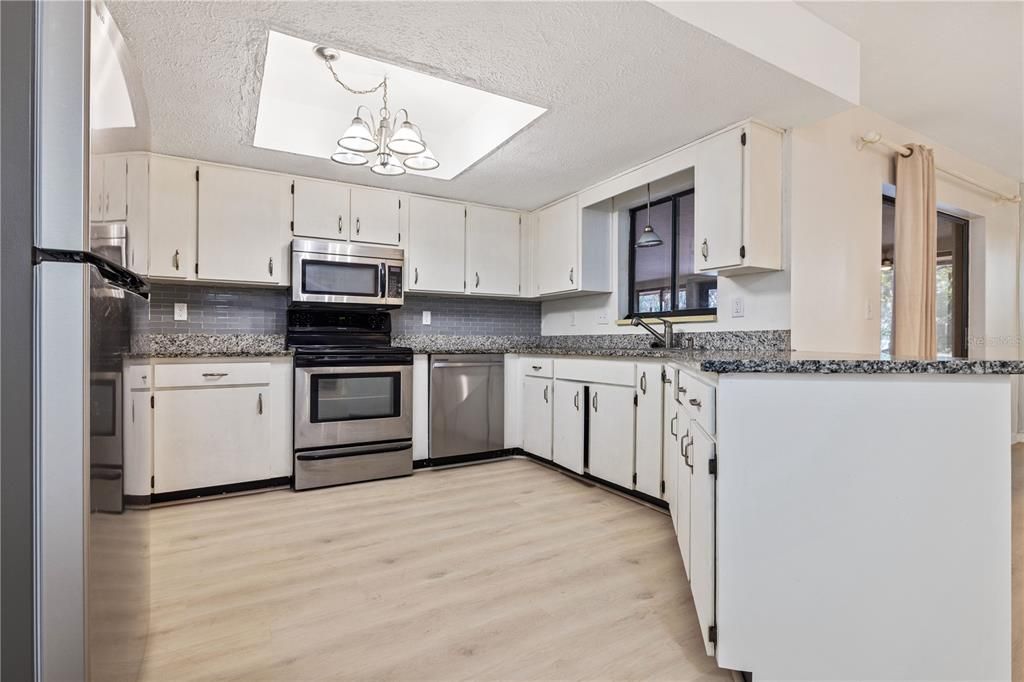 En Venta: $299,000 (3 camas, 2 baños, 1454 Pies cuadrados)