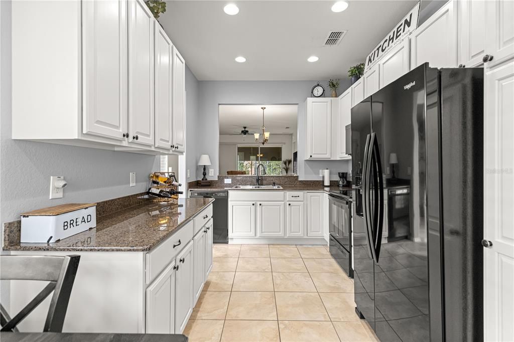 待售: $264,000 (3 贝兹, 2 浴室, 1415 平方英尺)