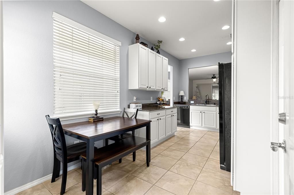 待售: $264,000 (3 贝兹, 2 浴室, 1415 平方英尺)