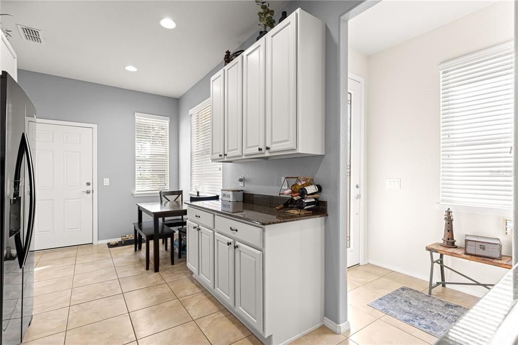 待售: $264,000 (3 贝兹, 2 浴室, 1415 平方英尺)