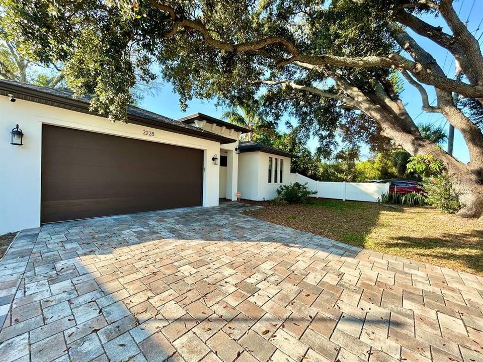 For Rent: $3,300 (3 beds, 2 baths, 1604 Square Feet)