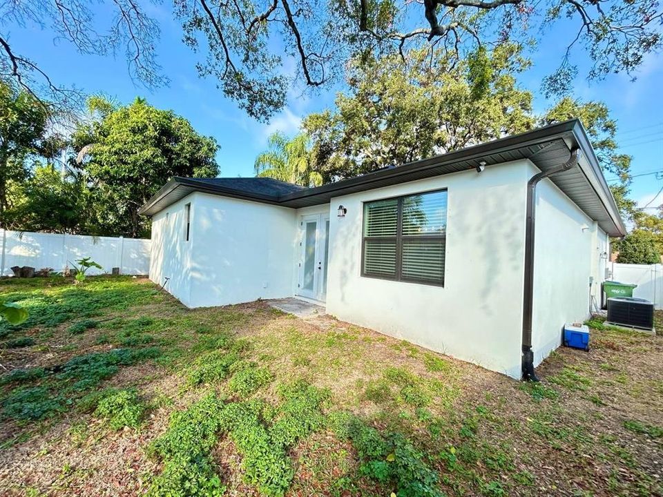 For Rent: $3,300 (3 beds, 2 baths, 1604 Square Feet)