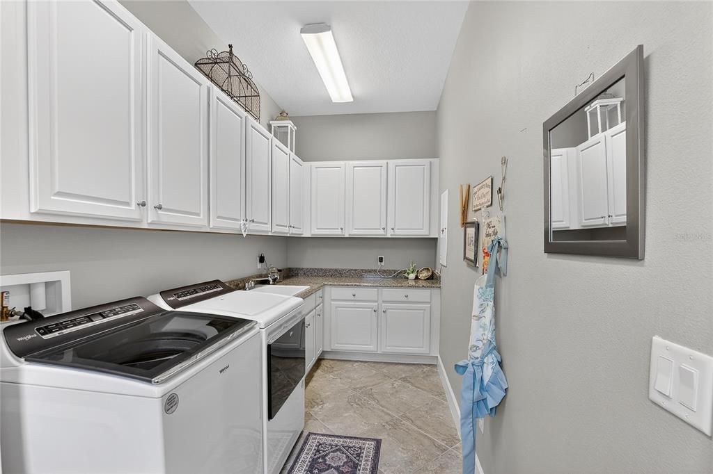 待售: $495,000 (2 贝兹, 2 浴室, 2348 平方英尺)