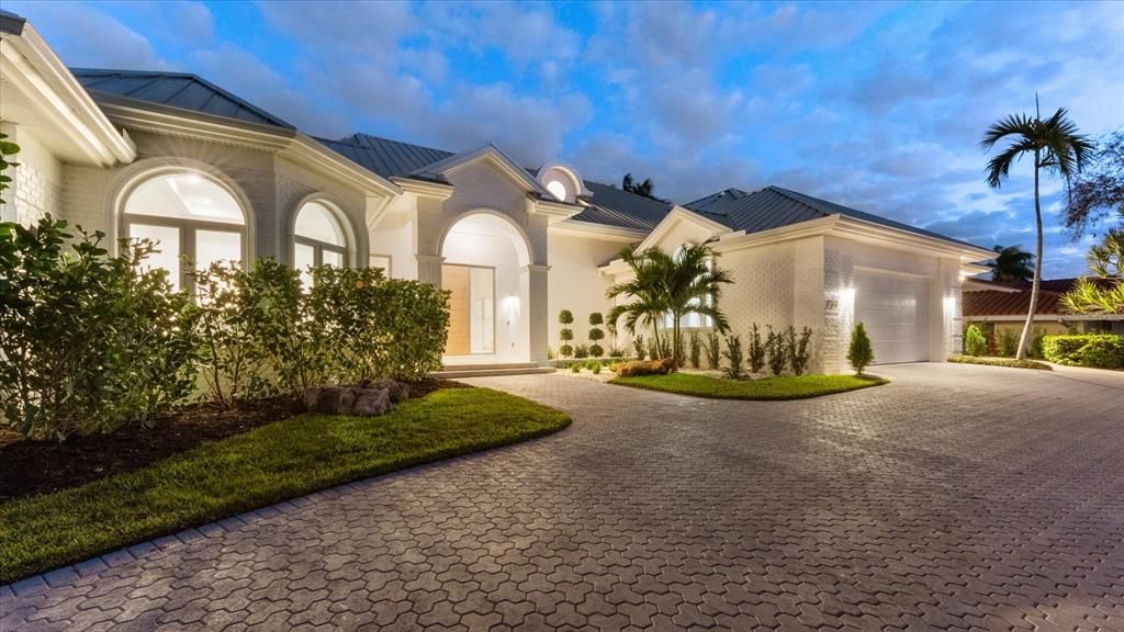 For Sale: $8,900,000 (3 beds, 3 baths, 4078 Square Feet)