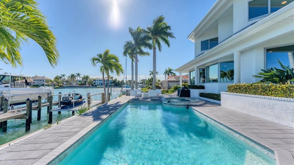 For Sale: $8,900,000 (3 beds, 3 baths, 4078 Square Feet)