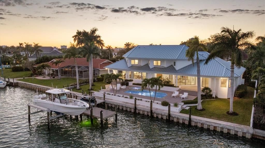 For Sale: $8,900,000 (3 beds, 3 baths, 4078 Square Feet)