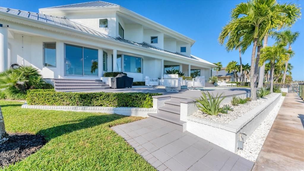 For Sale: $8,900,000 (3 beds, 3 baths, 4078 Square Feet)