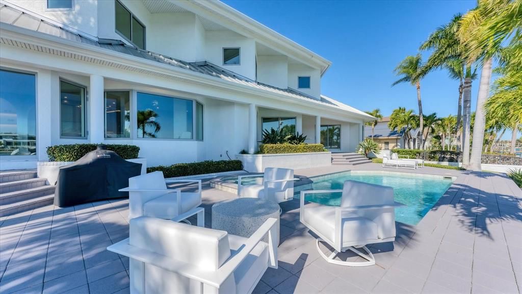 For Sale: $8,900,000 (3 beds, 3 baths, 4078 Square Feet)