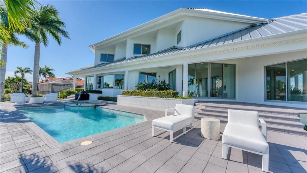 For Sale: $8,900,000 (3 beds, 3 baths, 4078 Square Feet)