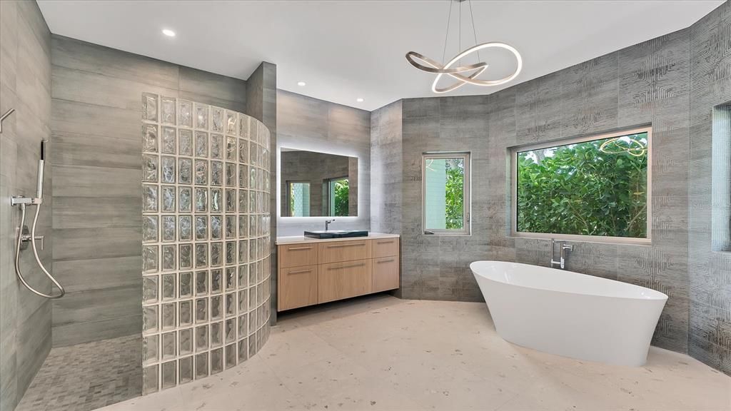 For Sale: $8,900,000 (3 beds, 3 baths, 4078 Square Feet)