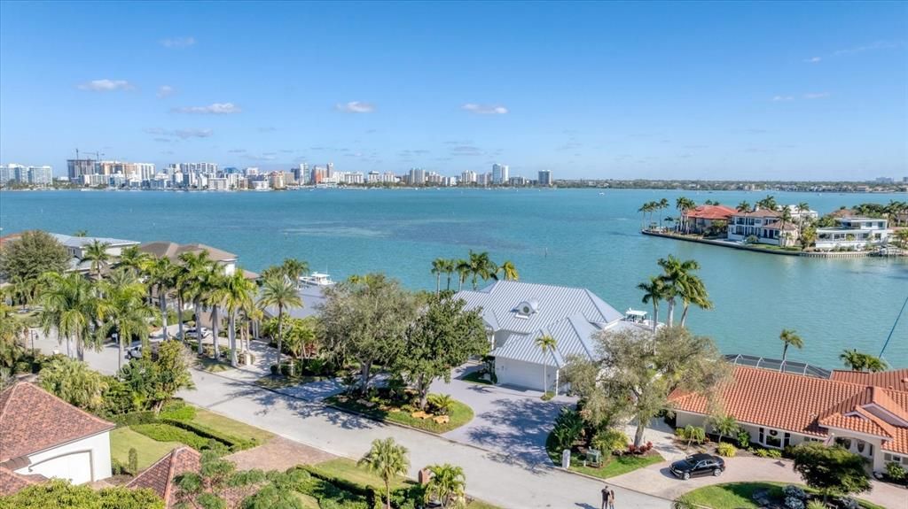 For Sale: $8,900,000 (3 beds, 3 baths, 4078 Square Feet)