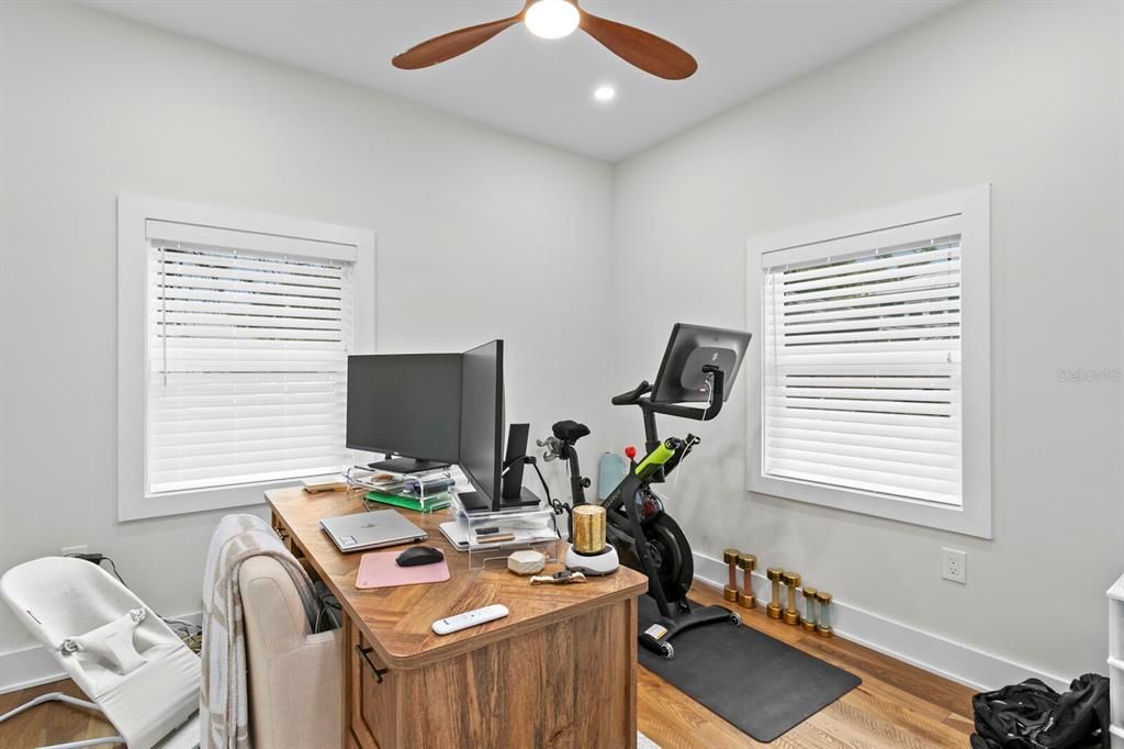 For Sale: $985,000 (3 beds, 2 baths, 1835 Square Feet)