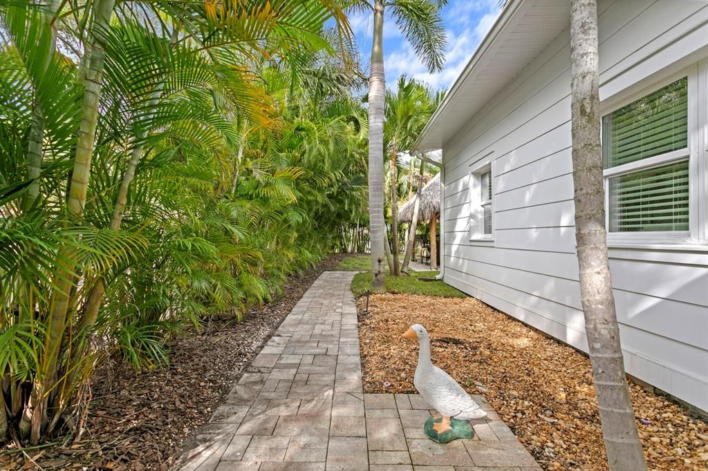 For Sale: $985,000 (3 beds, 2 baths, 1835 Square Feet)