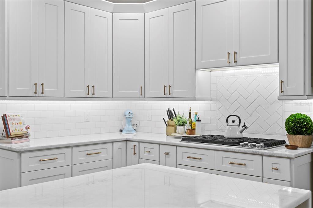 For Sale: $985,000 (3 beds, 2 baths, 1835 Square Feet)