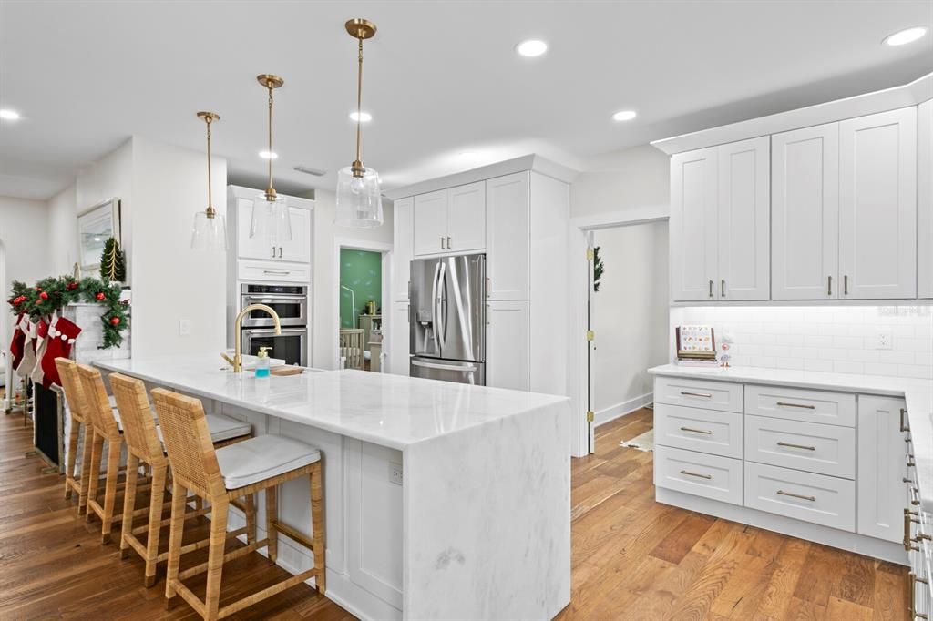 For Sale: $985,000 (3 beds, 2 baths, 1835 Square Feet)