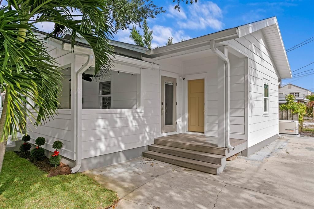 For Sale: $985,000 (3 beds, 2 baths, 1835 Square Feet)