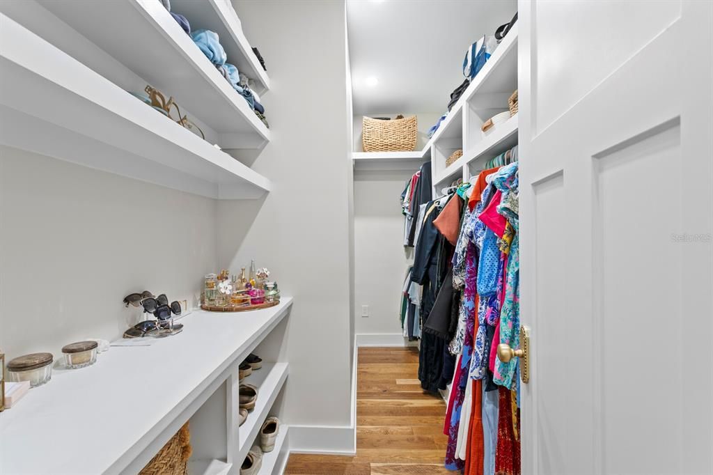 For Sale: $985,000 (3 beds, 2 baths, 1835 Square Feet)