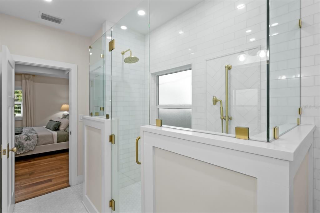 For Sale: $985,000 (3 beds, 2 baths, 1835 Square Feet)