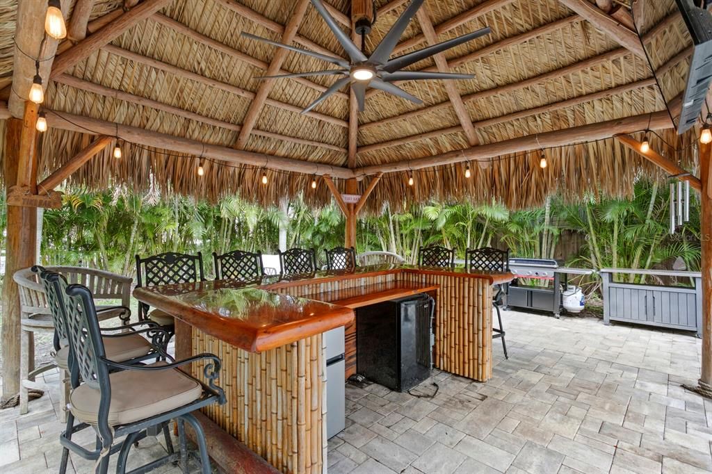 For Sale: $985,000 (3 beds, 2 baths, 1835 Square Feet)