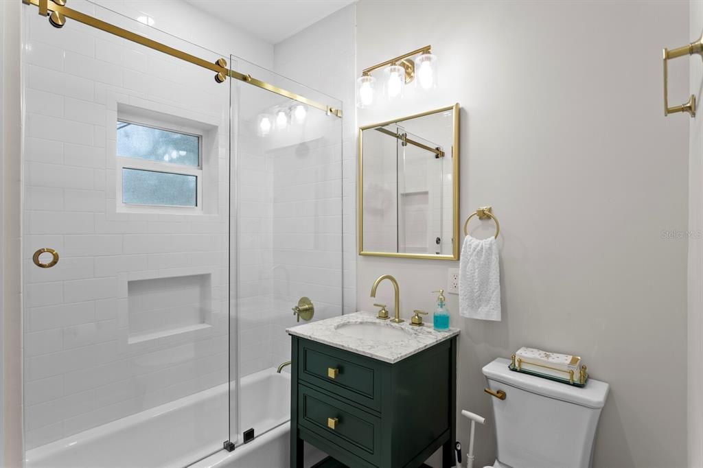 For Sale: $985,000 (3 beds, 2 baths, 1835 Square Feet)