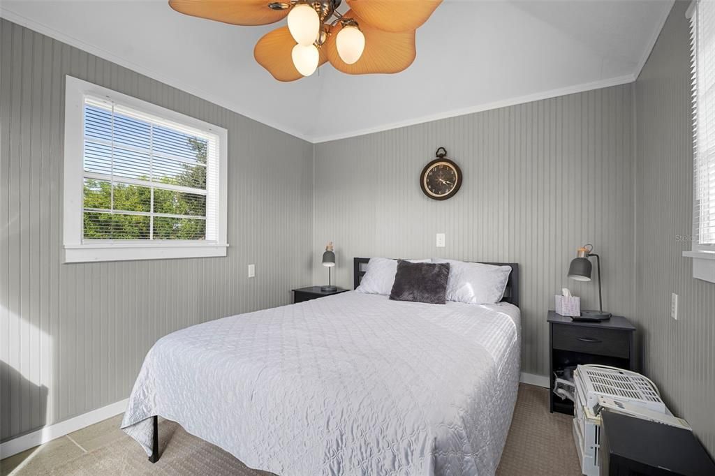 На продажу: $285,000 (2 спален, 1 ванн, 816 Квадратных фут)