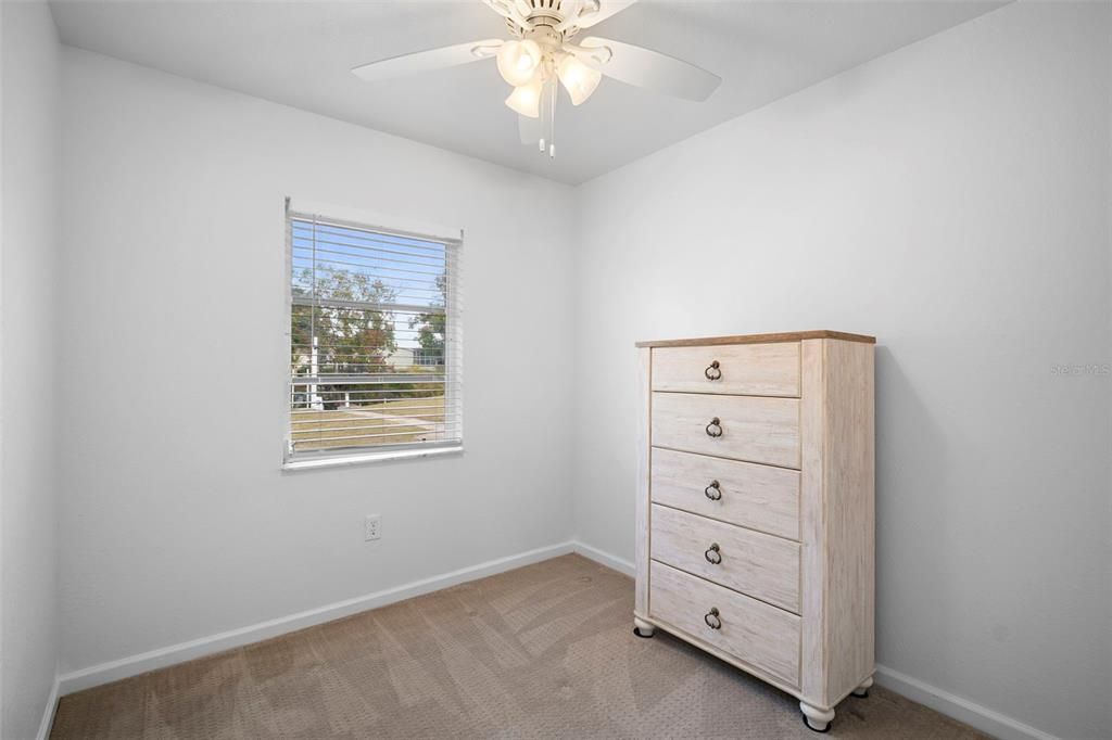 На продажу: $285,000 (2 спален, 1 ванн, 816 Квадратных фут)