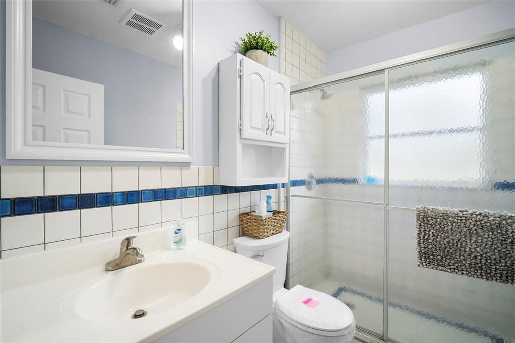 На продажу: $285,000 (2 спален, 1 ванн, 816 Квадратных фут)