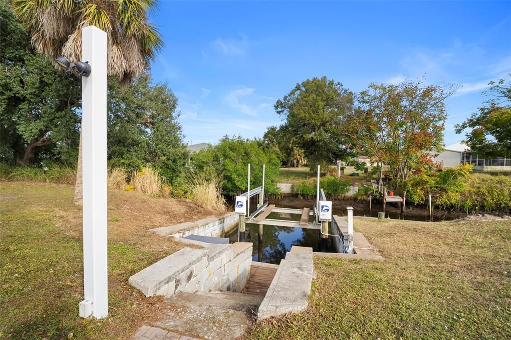 На продажу: $285,000 (2 спален, 1 ванн, 816 Квадратных фут)