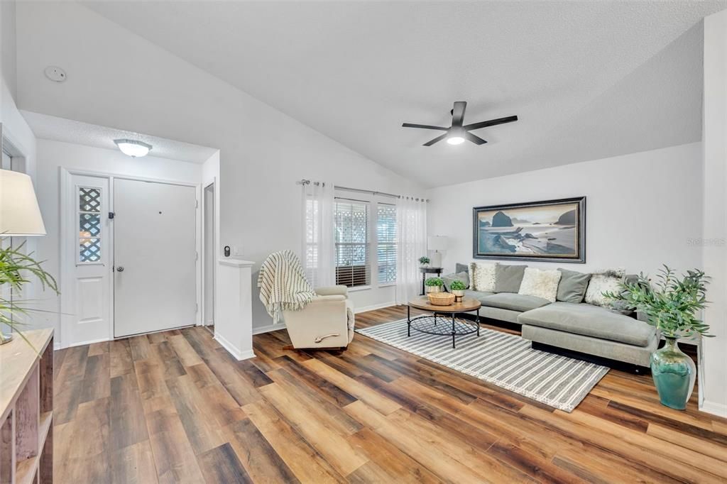 For Sale: $358,000 (3 beds, 2 baths, 1415 Square Feet)