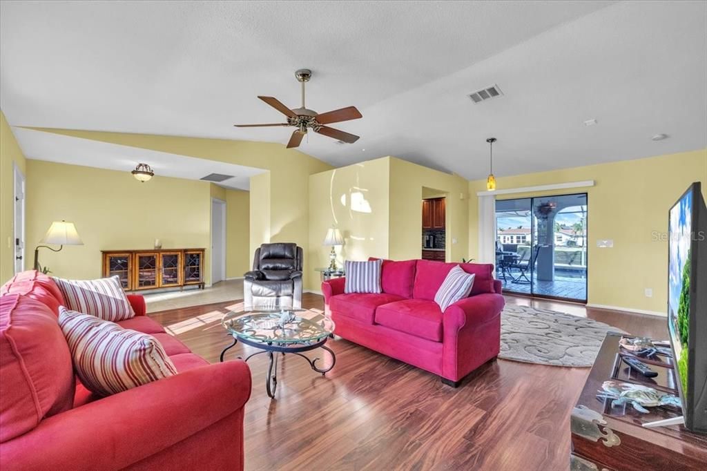 待售: $649,000 (3 贝兹, 3 浴室, 2177 平方英尺)