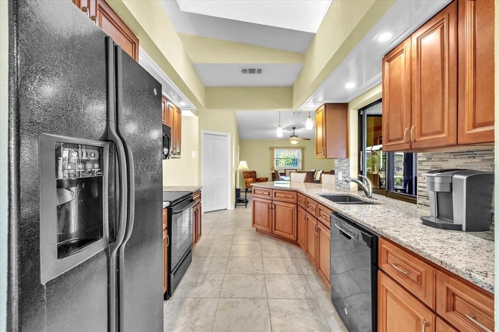 待售: $649,000 (3 贝兹, 3 浴室, 2177 平方英尺)