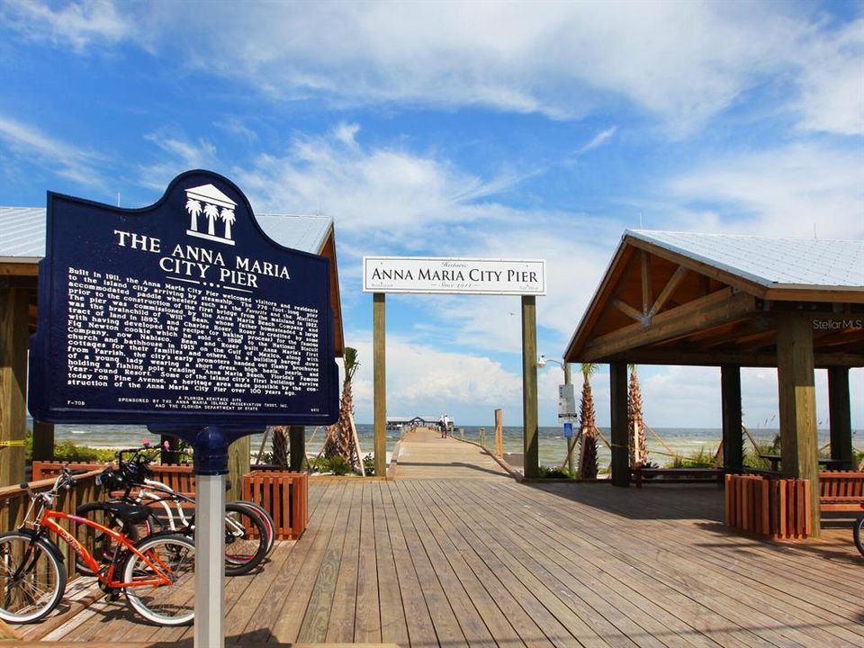 For Sale: $595,000 (2 beds, 2 baths, 985 Square Feet)