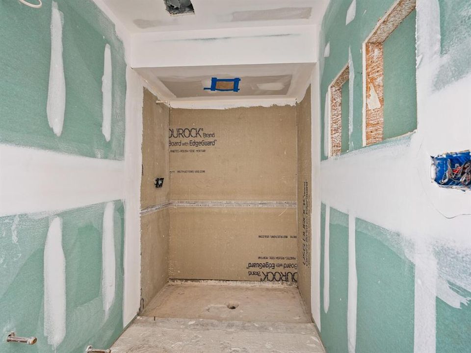 For Sale: $595,000 (2 beds, 2 baths, 985 Square Feet)