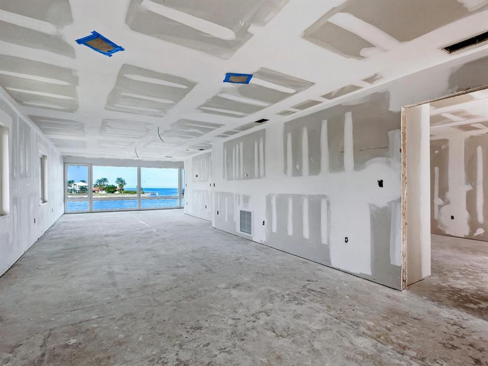 For Sale: $595,000 (2 beds, 2 baths, 985 Square Feet)