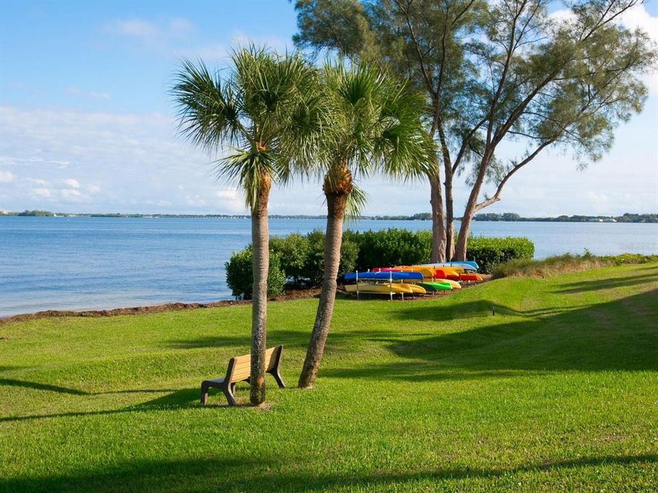 For Sale: $595,000 (2 beds, 2 baths, 985 Square Feet)