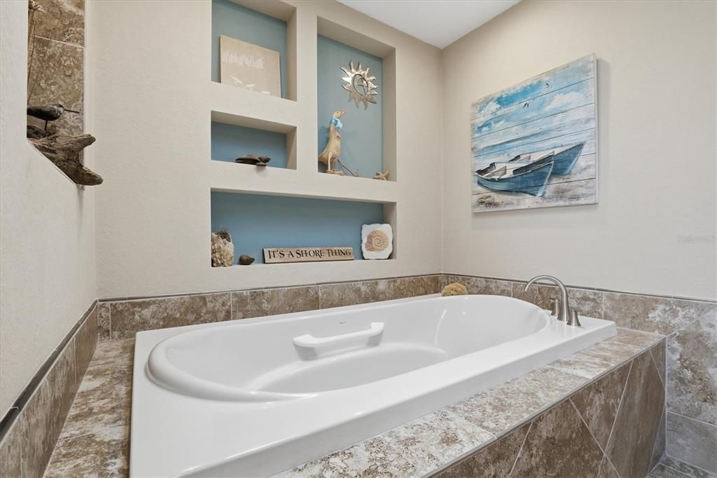 For Sale: $1,200,000 (3 beds, 2 baths, 2184 Square Feet)