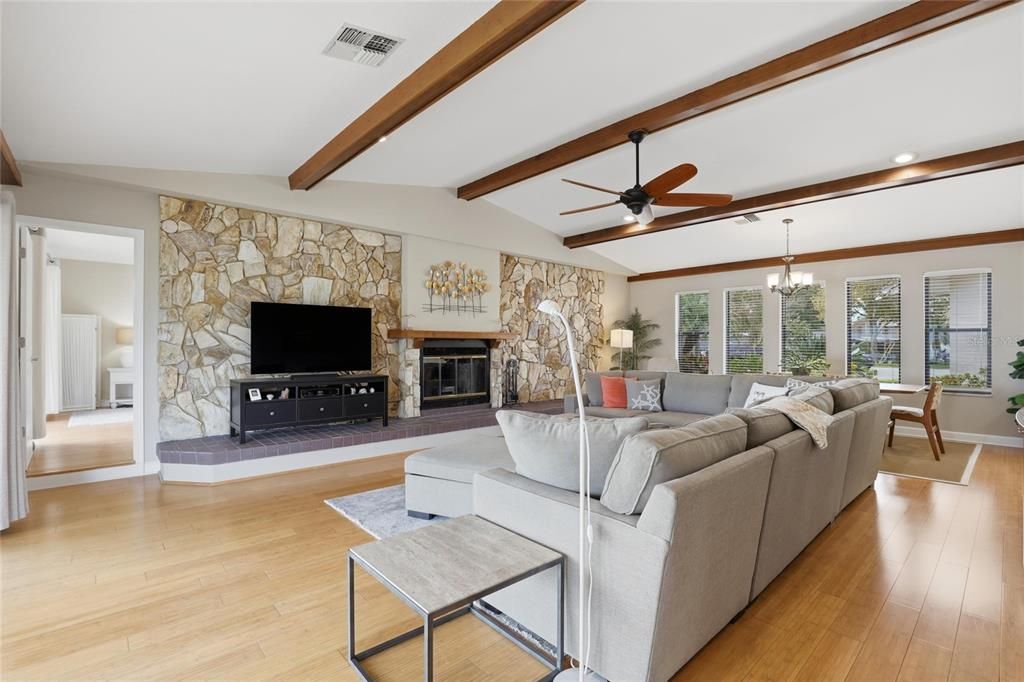 For Sale: $1,200,000 (3 beds, 2 baths, 2184 Square Feet)