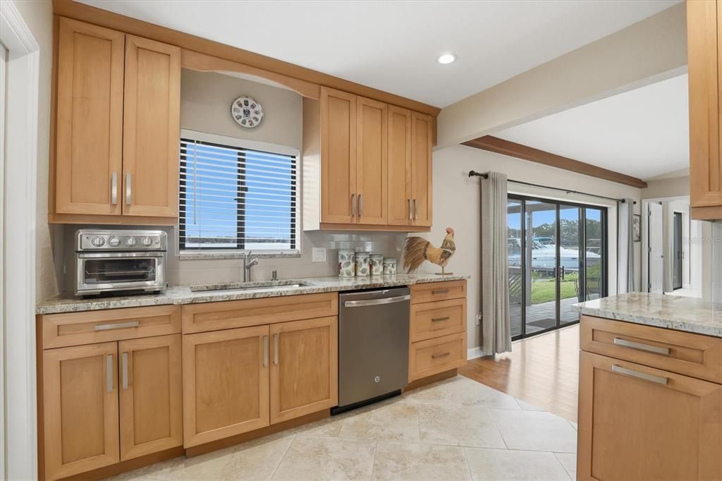 For Sale: $1,200,000 (3 beds, 2 baths, 2184 Square Feet)