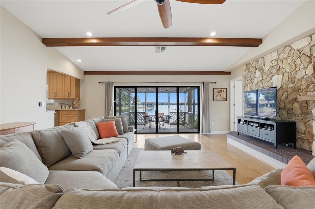 For Sale: $1,200,000 (3 beds, 2 baths, 2184 Square Feet)