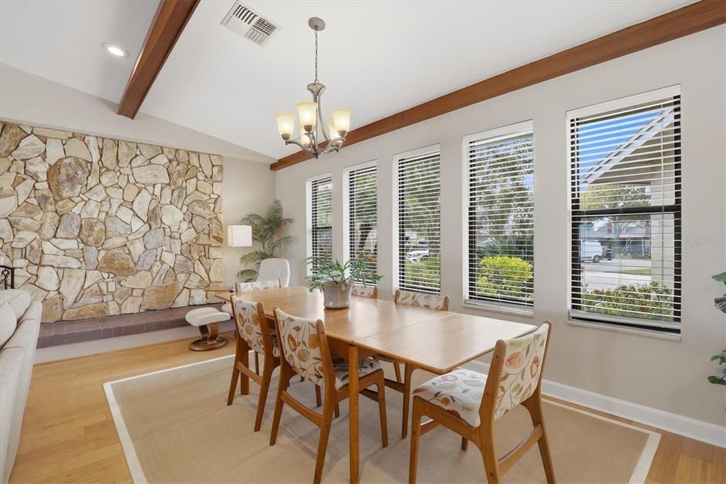 For Sale: $1,200,000 (3 beds, 2 baths, 2184 Square Feet)