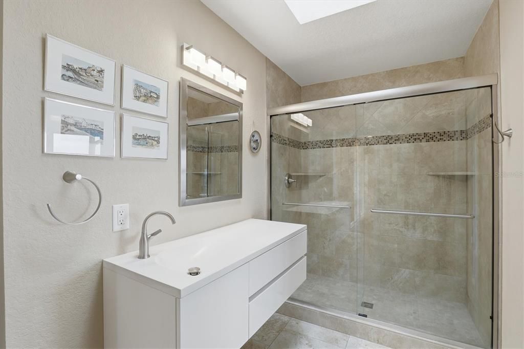 For Sale: $1,200,000 (3 beds, 2 baths, 2184 Square Feet)