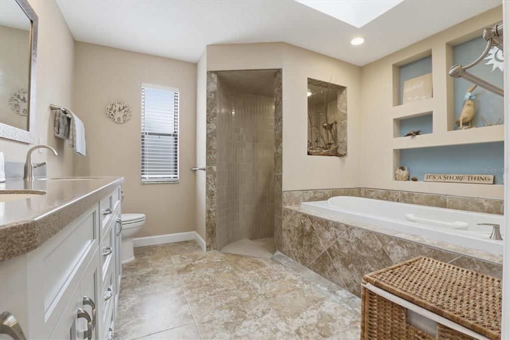 For Sale: $1,200,000 (3 beds, 2 baths, 2184 Square Feet)