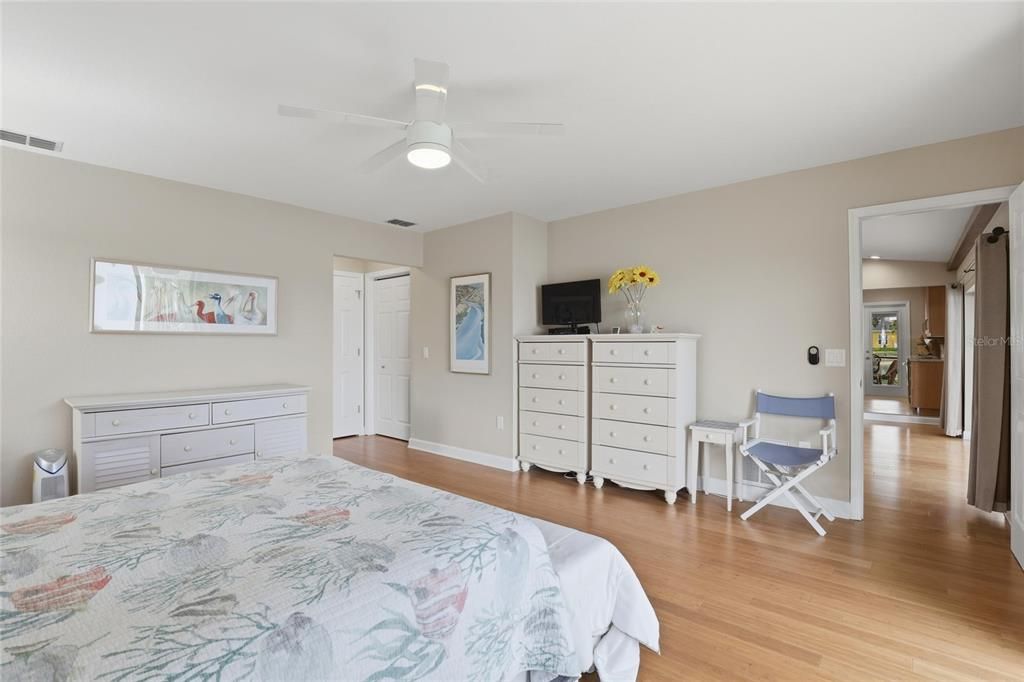 For Sale: $1,200,000 (3 beds, 2 baths, 2184 Square Feet)