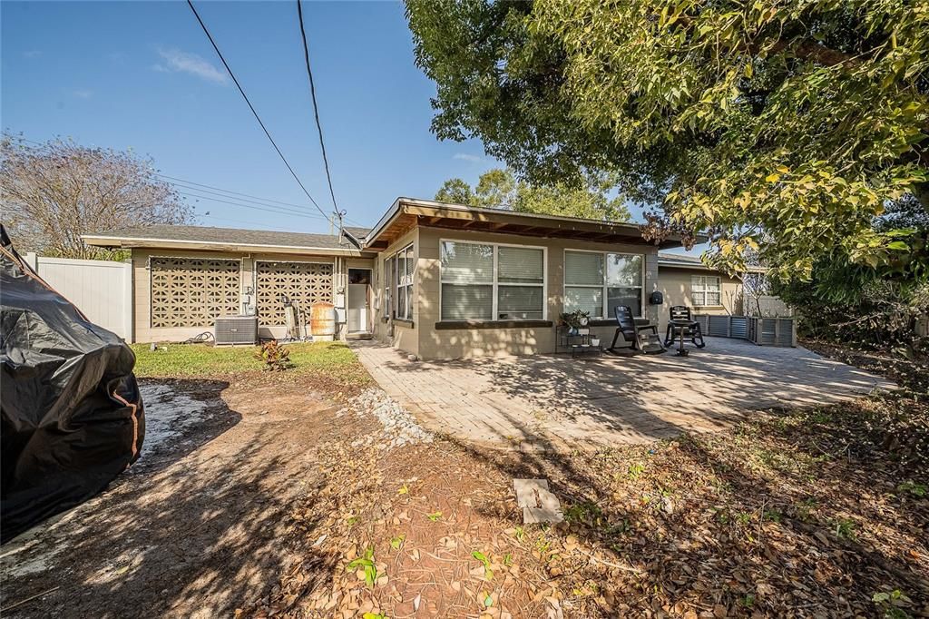 En Venta: $295,000 (4 camas, 2 baños, 1728 Pies cuadrados)