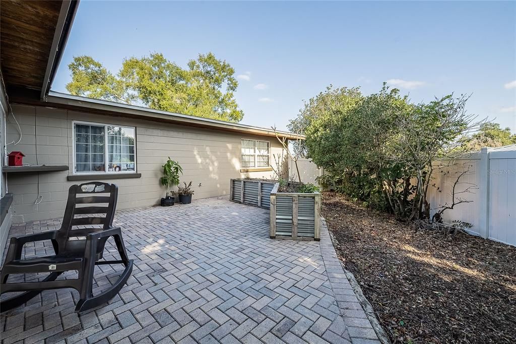 En Venta: $295,000 (4 camas, 2 baños, 1728 Pies cuadrados)