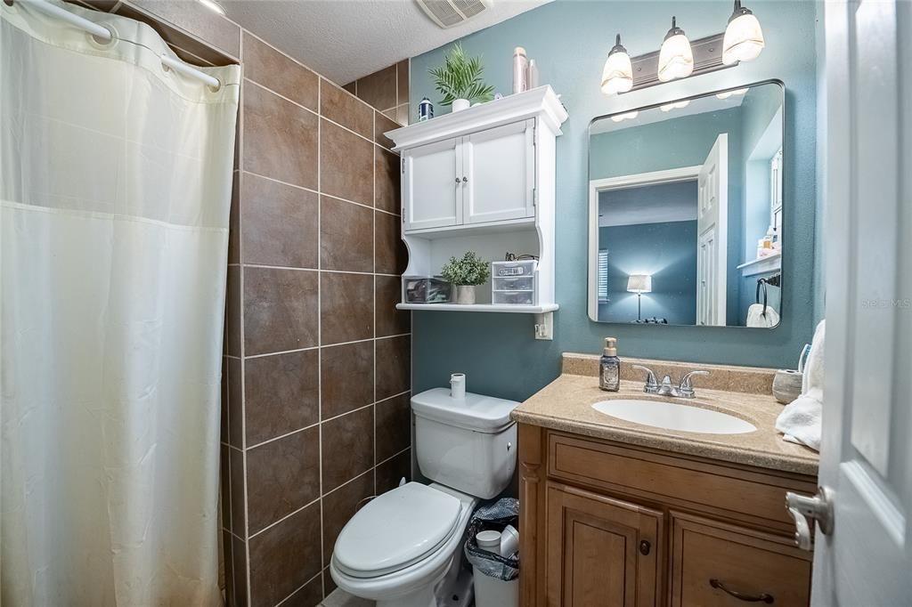 En Venta: $295,000 (4 camas, 2 baños, 1728 Pies cuadrados)