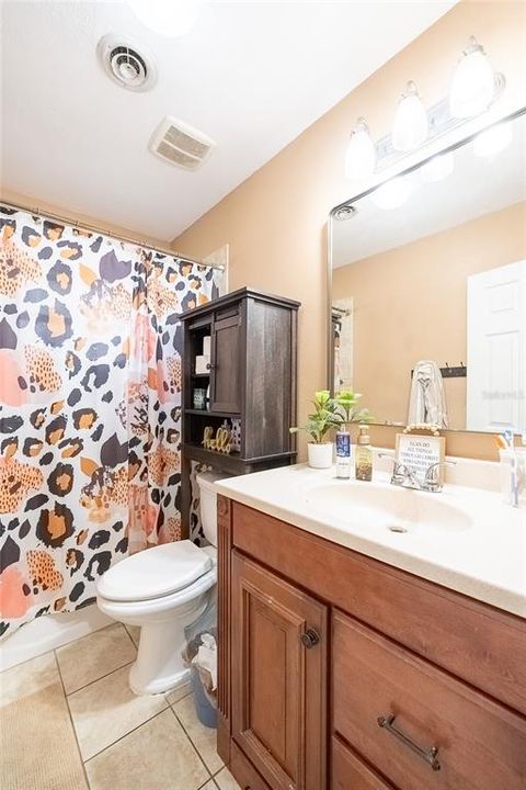 En Venta: $295,000 (4 camas, 2 baños, 1728 Pies cuadrados)