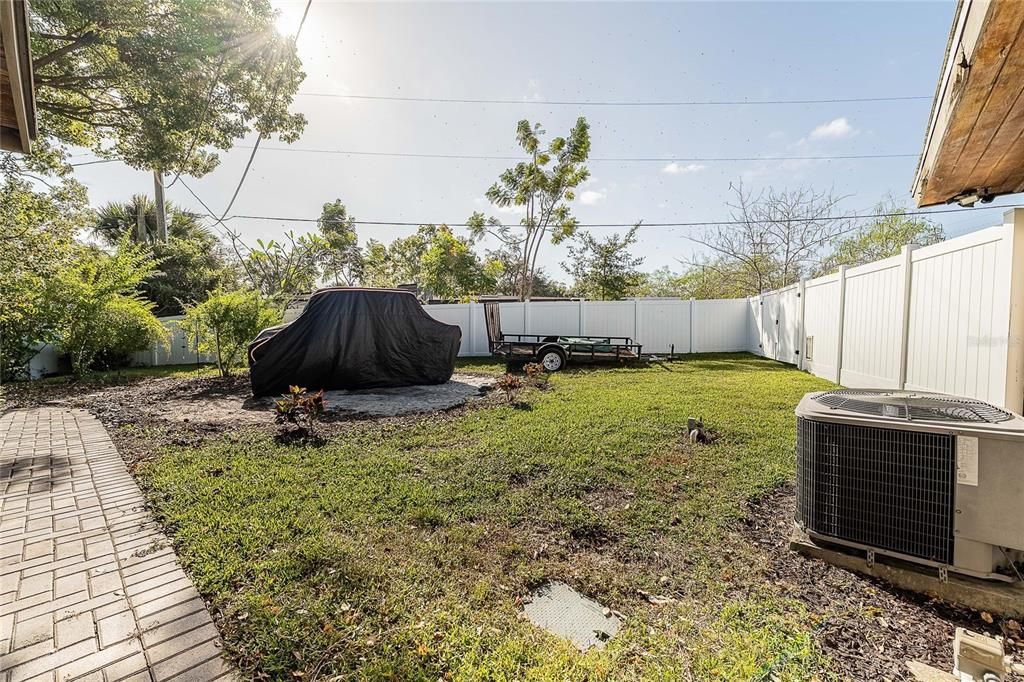 En Venta: $295,000 (4 camas, 2 baños, 1728 Pies cuadrados)