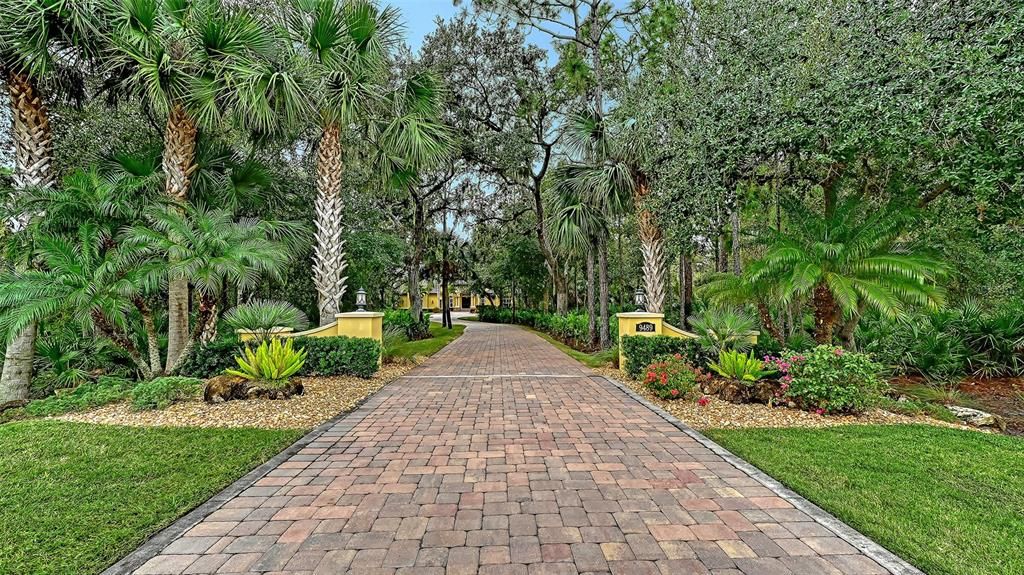 For Sale: $2,695,000 (4 beds, 4 baths, 4537 Square Feet)