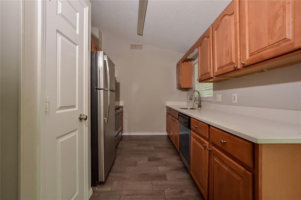 For Rent: $1,965 (3 beds, 2 baths, 1398 Square Feet)